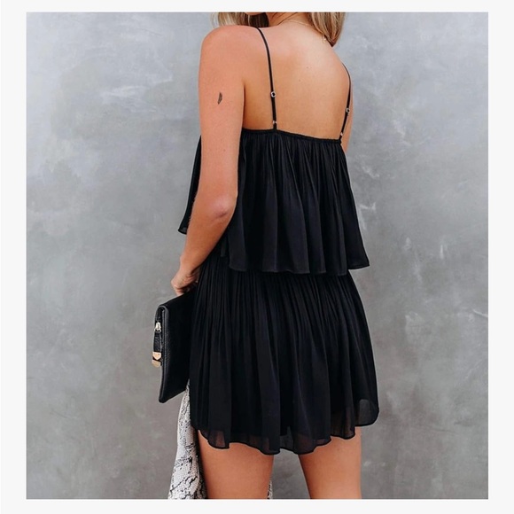 Exlura Elegant Flowy Black Romper - Picture 2 of 7